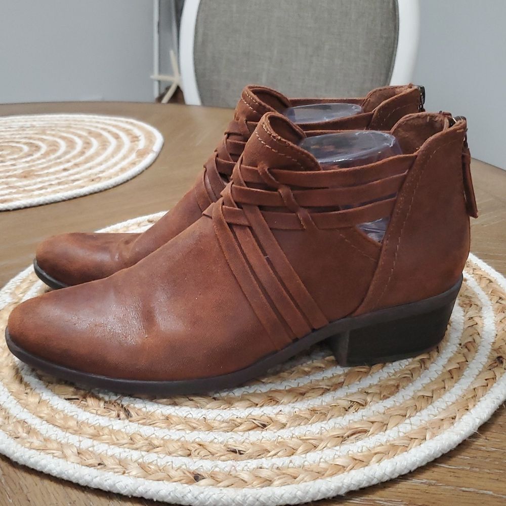 BareTraps Goldie Brown Leather Booties, Size 10 - Picture 2 of 8